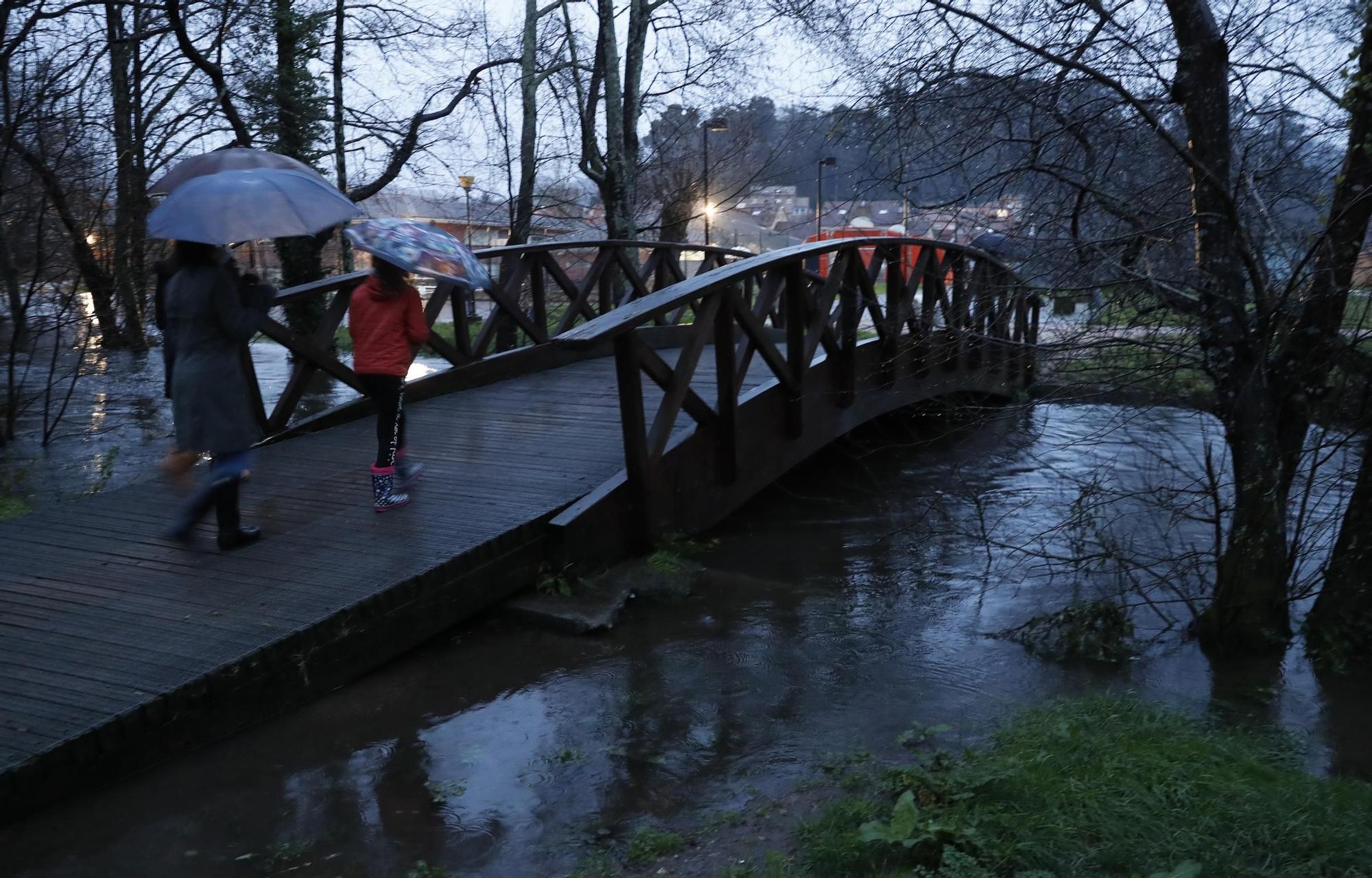 Las fuertes lluvias dejan inundaciones en Gondomar