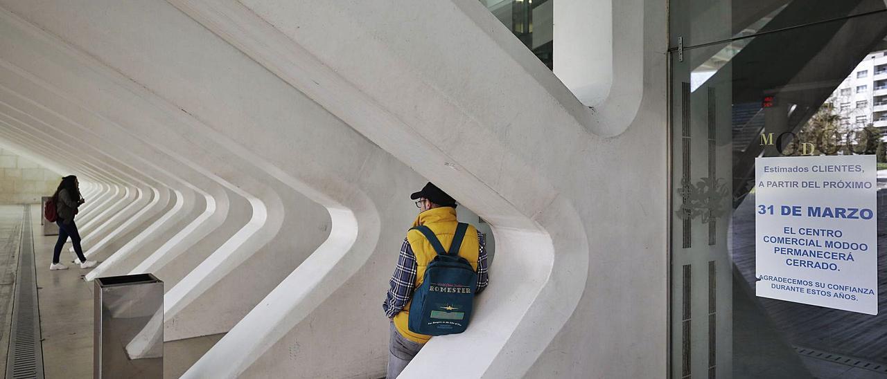 La entrada al centro comercial, poco antes de su cierre, en marzo de 2019.