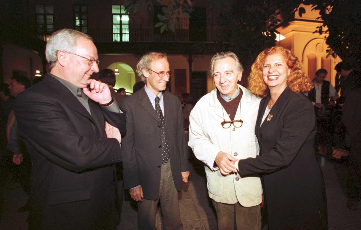 Pérez Casado, Ciprià Císcar, Andreu Alfaro y Carmen Alborch. Pérez Casado, Ciprià Císcar, Andreu Alfaro y Carmen Alborch.