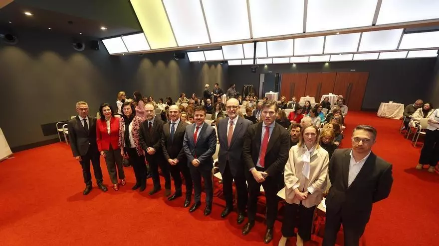 El IV Foro de la Empresa Familiar Asturiana analiza el papel de los hermanos y la convivencia en la supervivencia de la empresa familiar