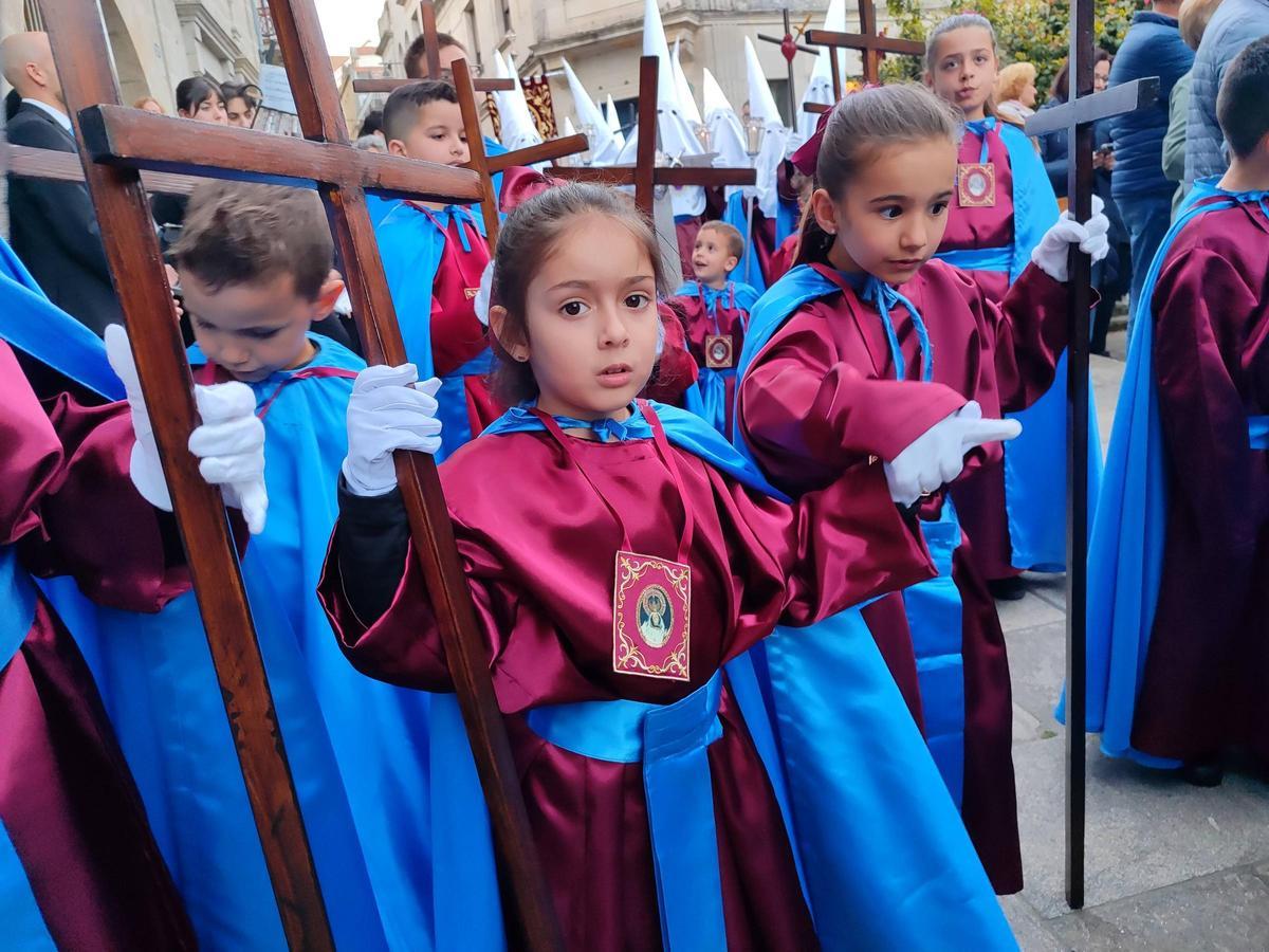 La solemne y espectacular procesión de la Santa Cena, en el Jueves Santo de Cangas