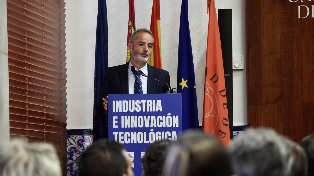 El rector de la UMU, Samuel Baixauli, durante su discurso de bienvenida.