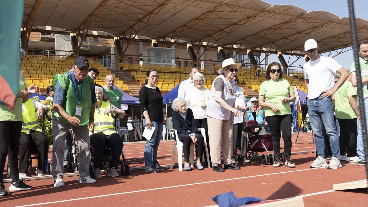 Fotogalería | Más de un centenar de mayores demuestran sus habilidades en las II Olimpiadas Hispanolusas de Badajoz