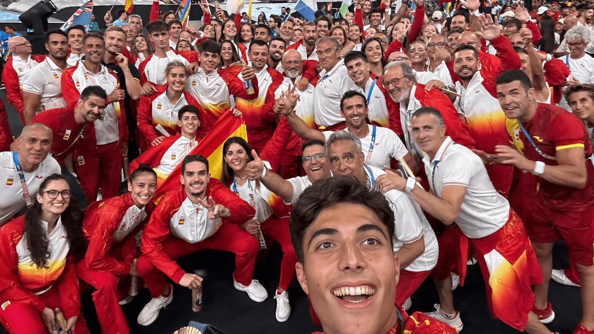 Parte de la delegación española durante la ceremonia de clausura de los Juegos Olímpicos de París 2024.