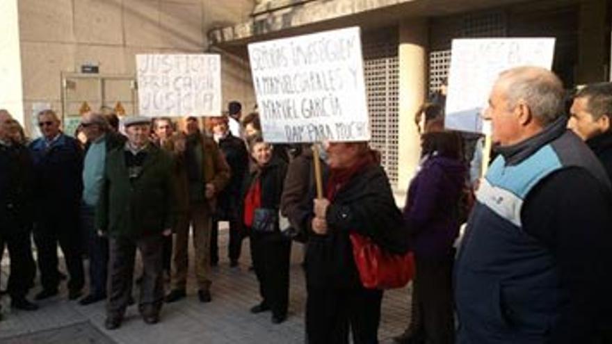 Los socios de Caval reclaman justicia ante los juzgados de Badajoz