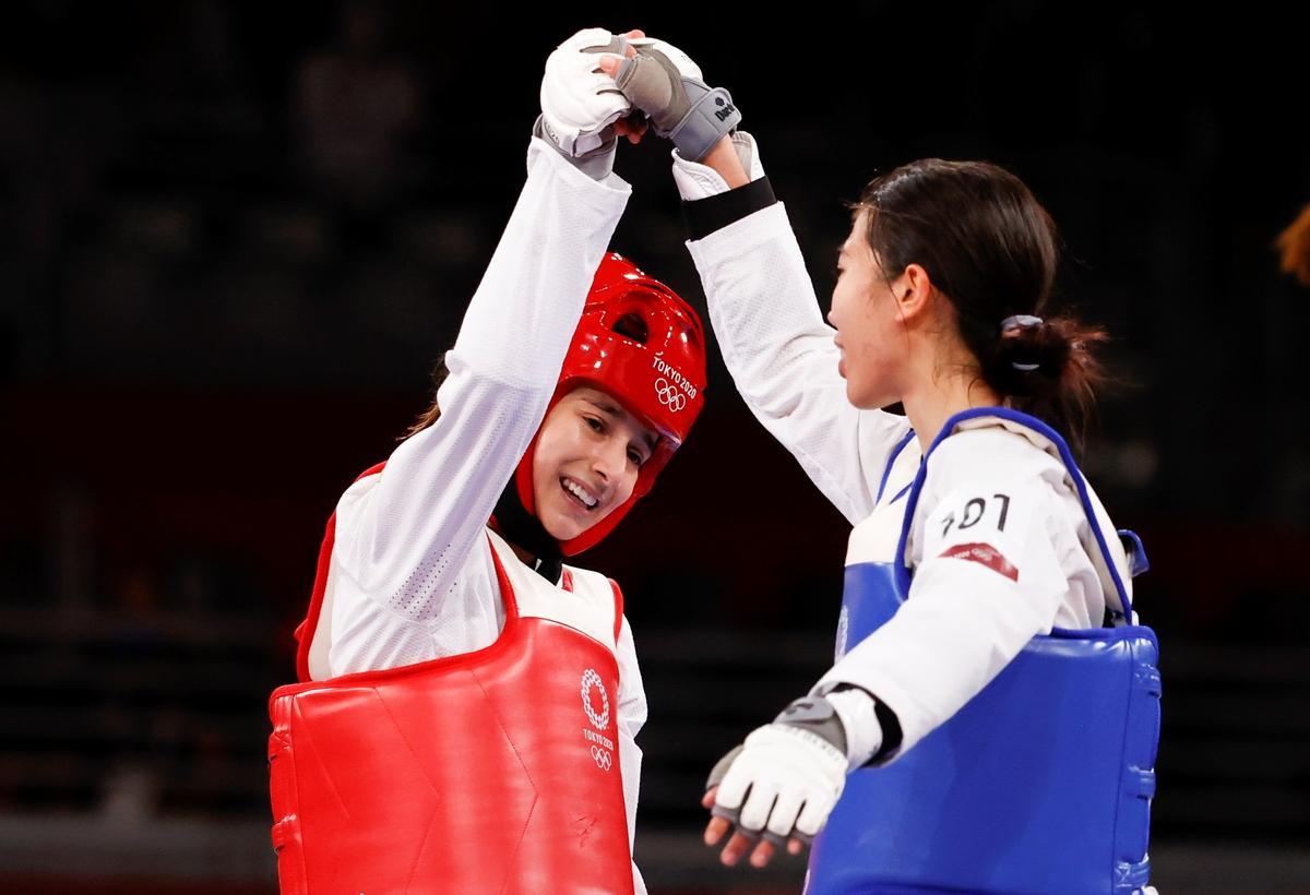 Adriana Cerezo, plata en taekwondo, primera medallista española Adriana Cerezo, plata en taekwondo, primera medallista española