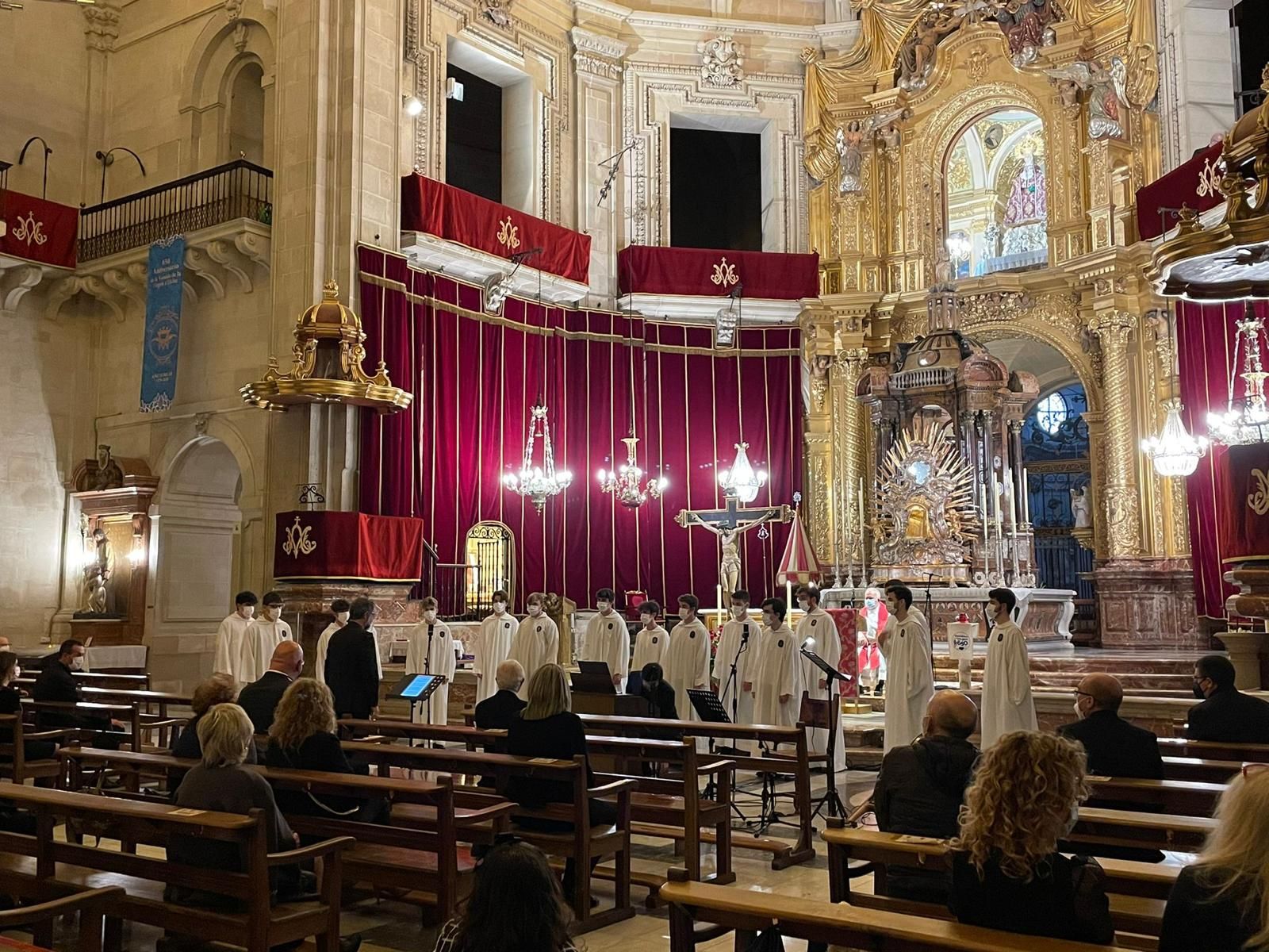 Viernes Santo con las voces de la Capella, Coro Juvenil y Escolanía del Misteri d'Elx