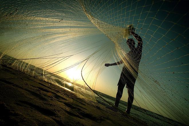 Reciclaje de las redes de pesca. De los barcos al asfalto para carreteras