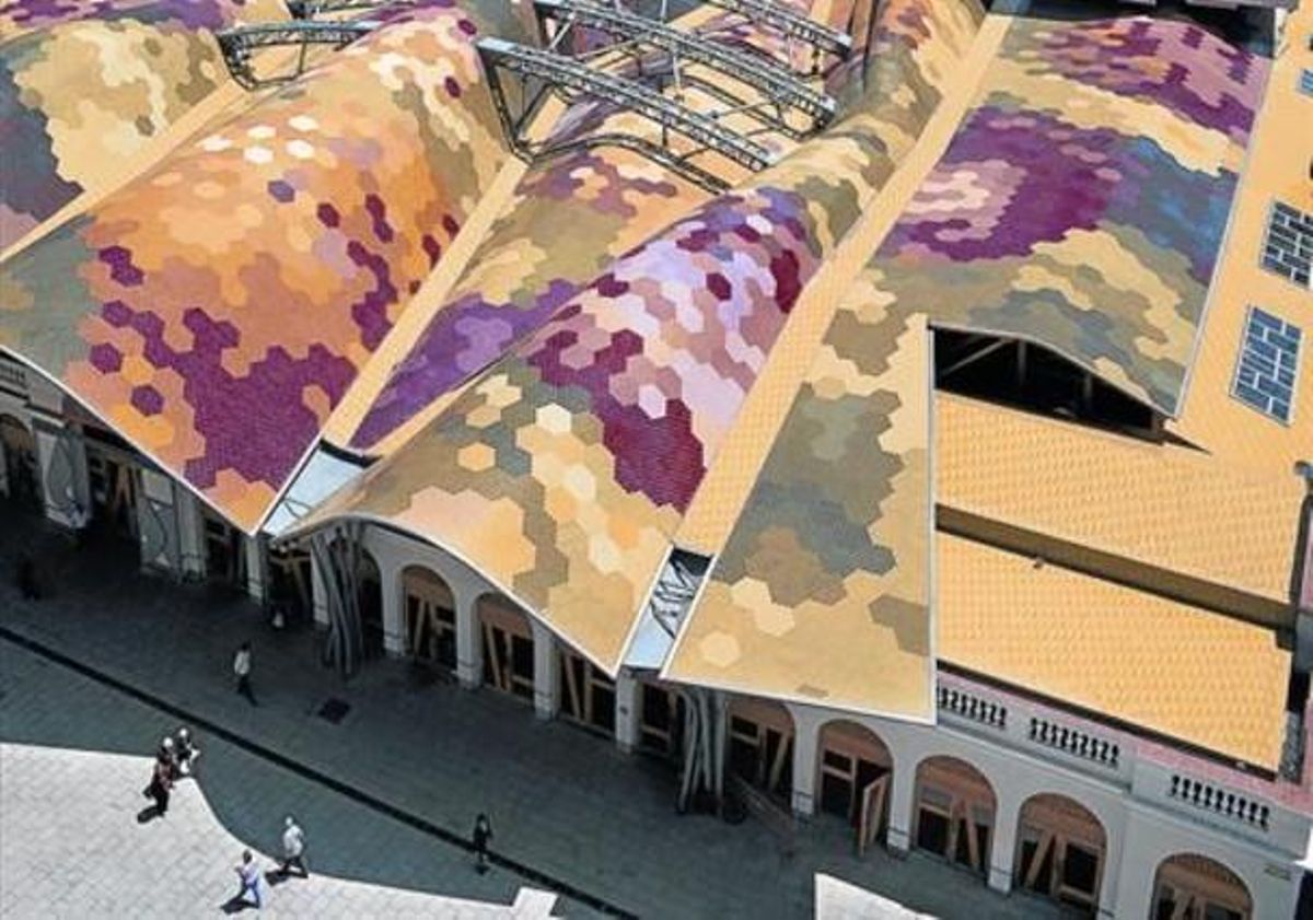 El mercat de Santa Caterina, projectat per Enric Miralles i Benedetta Tagliabue.