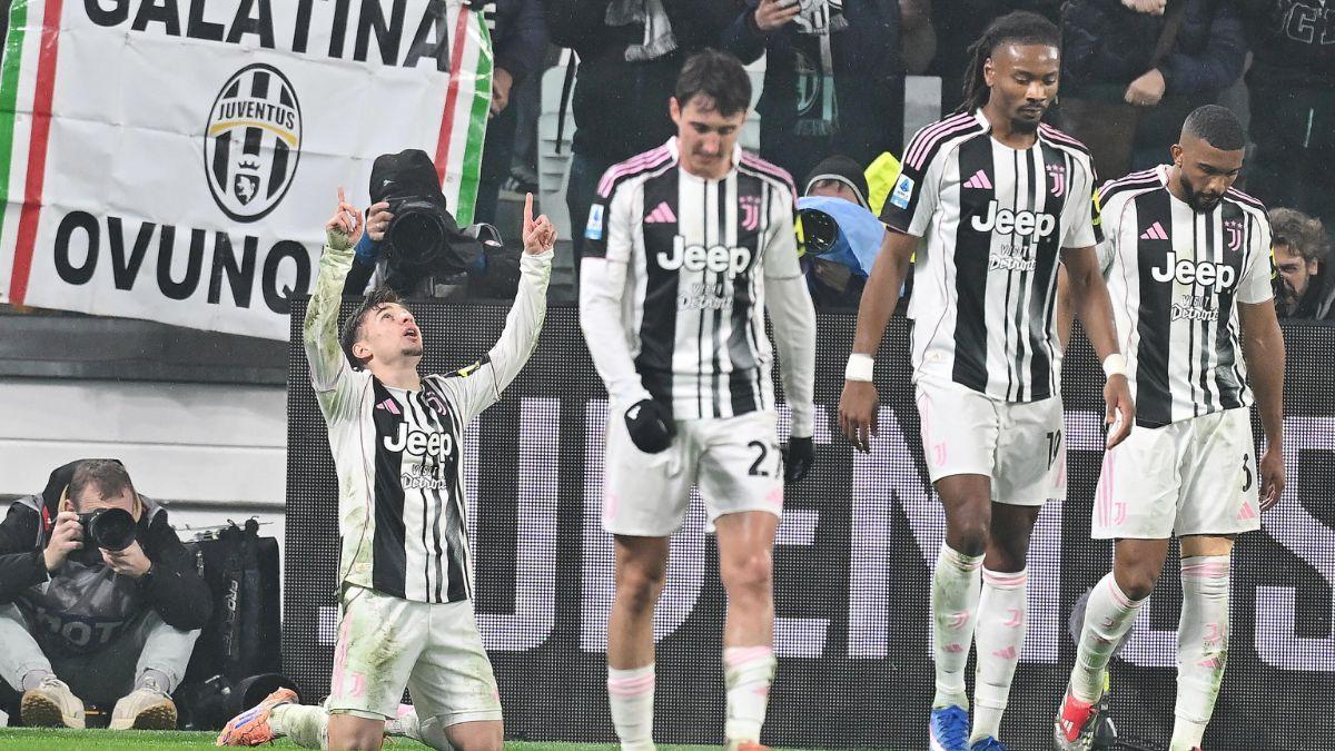 La Juventus superó a la Roma por 2-1 y se apunta a la lucha por el 'Scudetto'