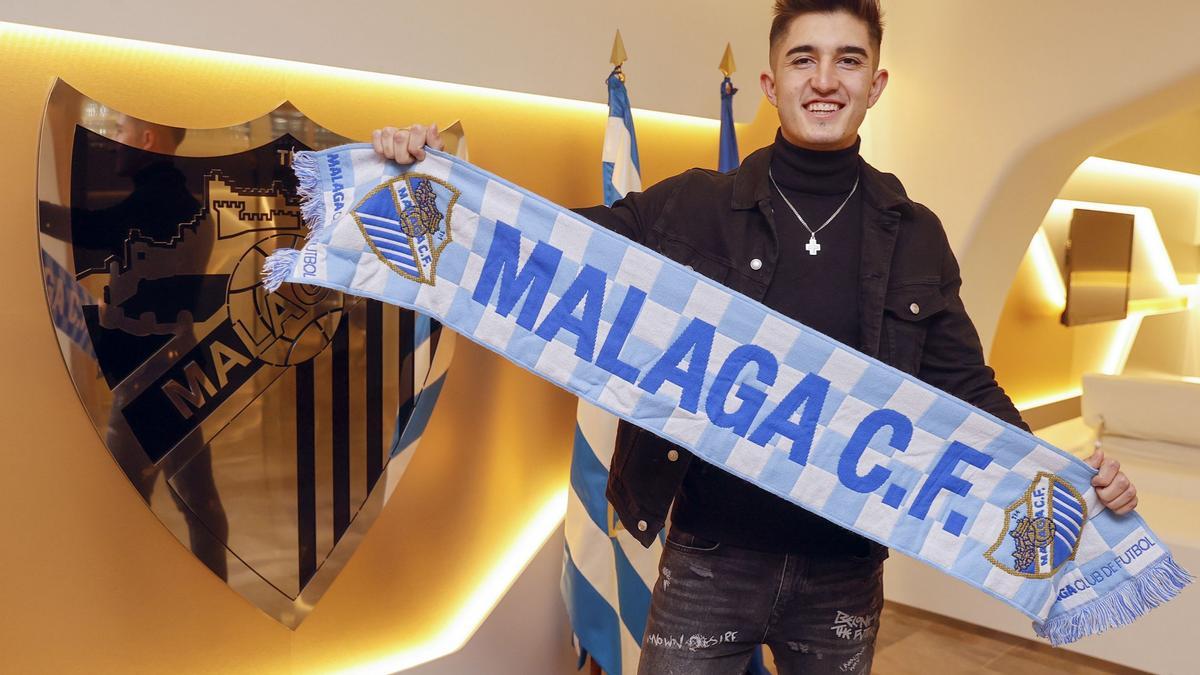 Julio amplía su vinculación con el Málaga CF