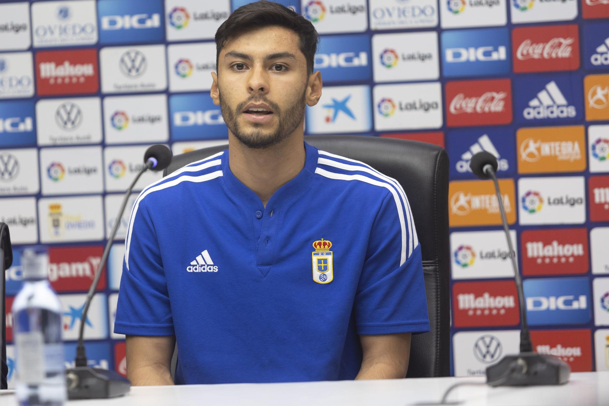 En imágenes: Así ha sido la presentación de Alonso Aceves con el Oviedo