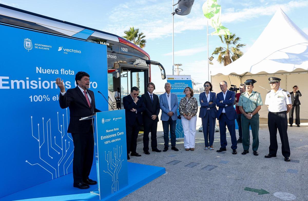 Presentacion de los nuevos autobuses híbridos y electricos de Vectalia