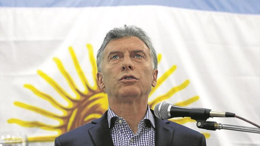 Argentina solicita ayuda al FMI por el hundimiento del peso