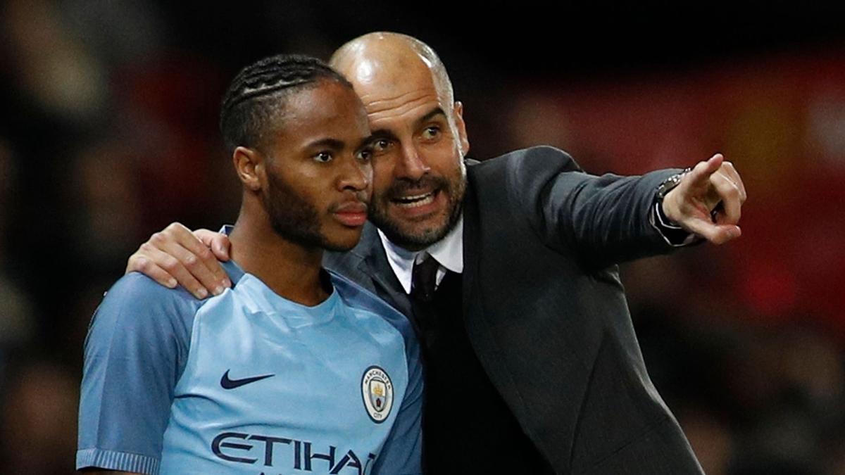 Raheem Sterling y Pep Guardiola, en un partido de Copa.