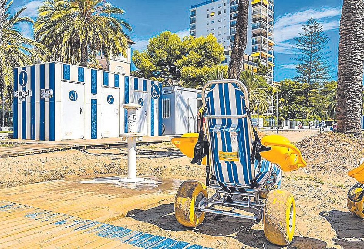Las playas de la localidad cuentan con puntos de accesibilidad al baño para personas con movilidad reducida.