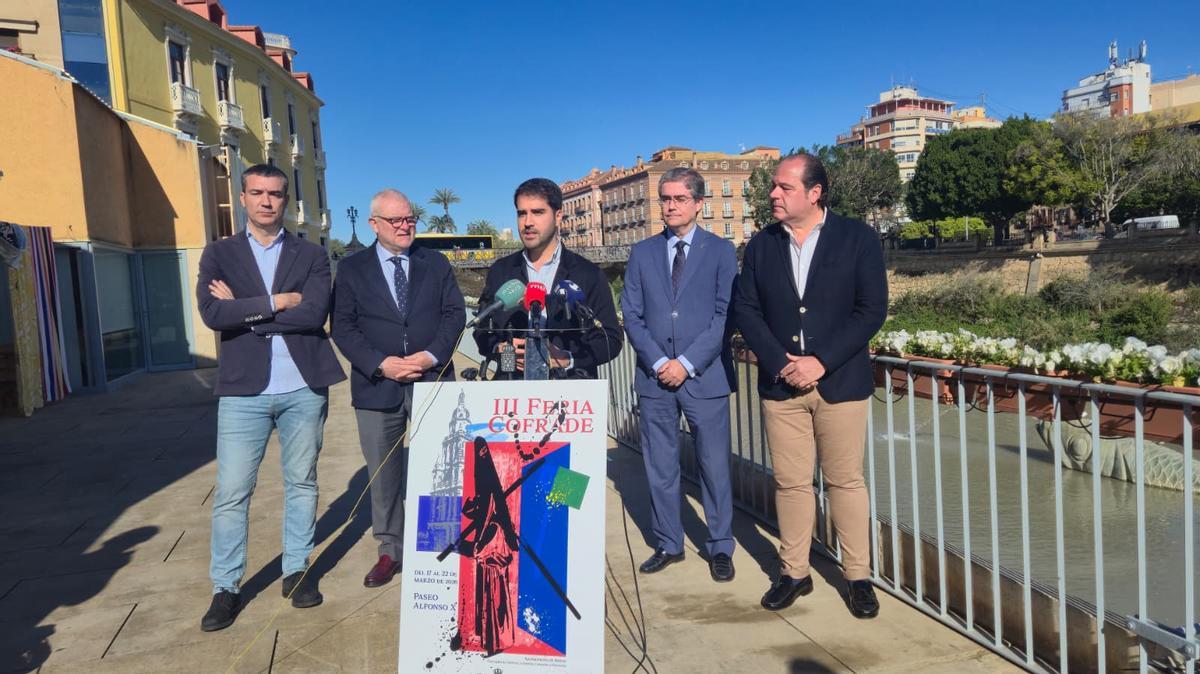Presentación de la III Feria Cofrade de Murcia este lunes en la terraza de Los Molinos del Río.
