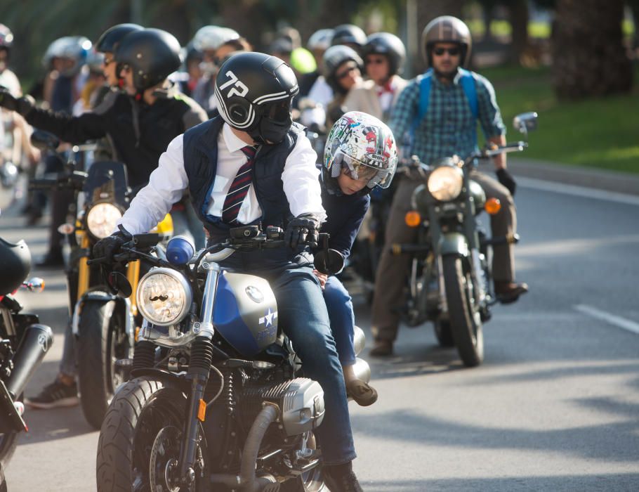 Motos custom y vintage invaden Alicante para luchar contra el cáncer de próstata