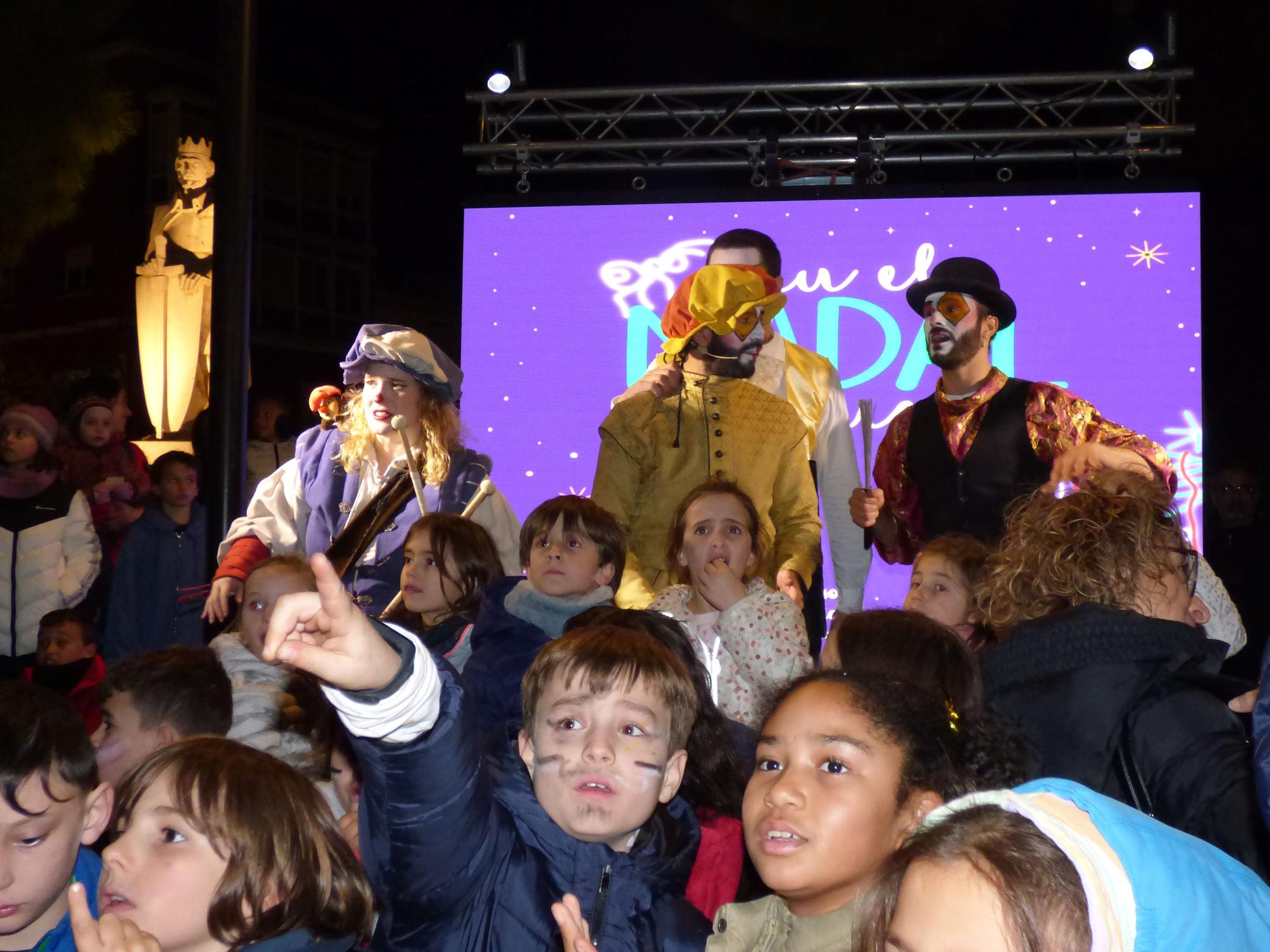 La màgia de Nadal s'encén a Figueres amb les llums dalinianes