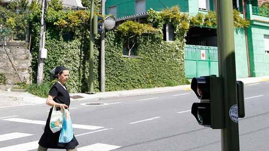 Los semáforos de la carretera de Tuimil, ayer, sin funcionar.