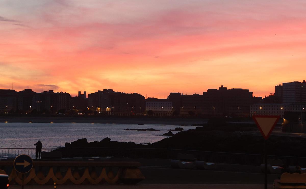 Año nuevo en A Coruña: 2026 comienza con colas para los buses y taxis tras las fiestas de Nochevieja