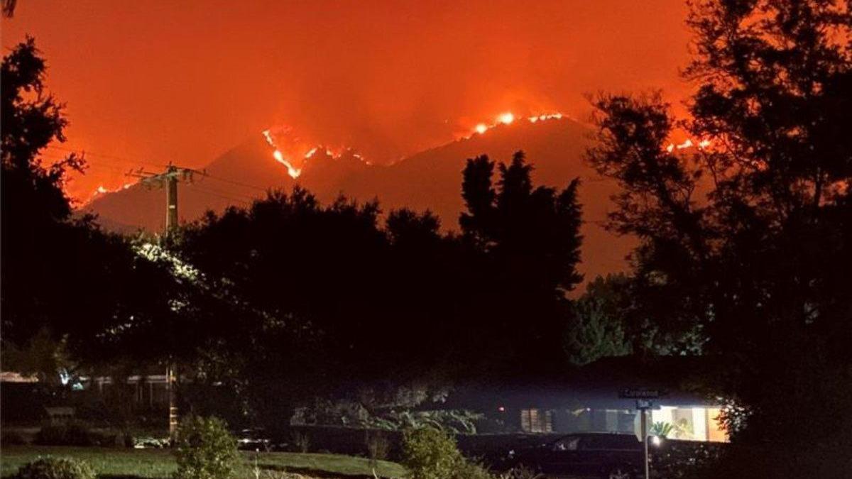 Un nuevo incendio en California obliga a evacuar a miles de personas