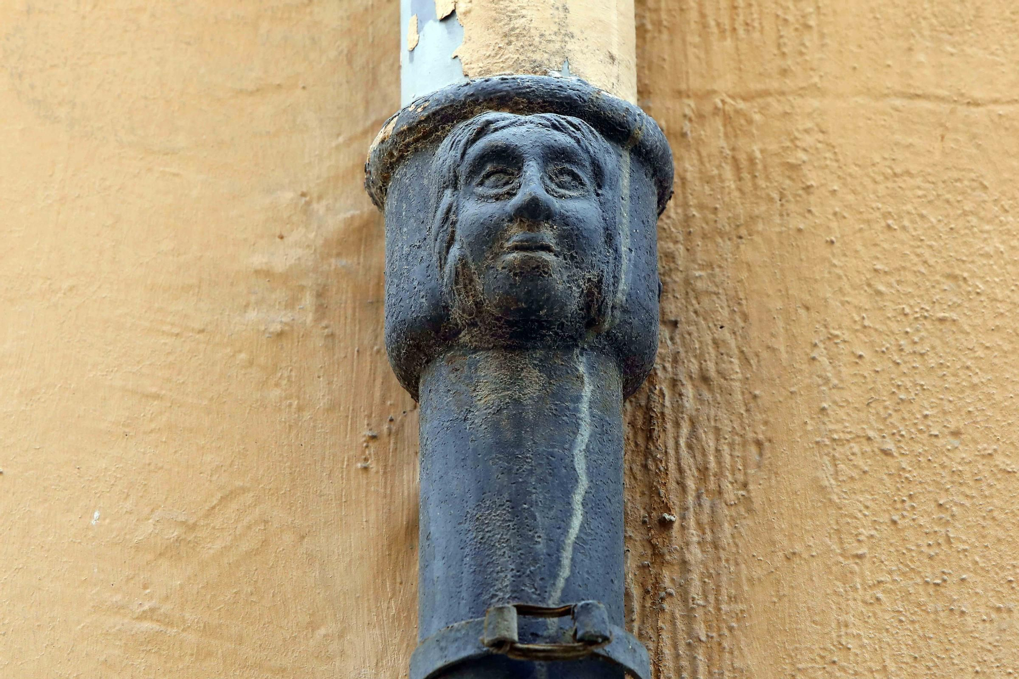 Descubre las "Caras del agua" en las fachadas del centro histórico de València