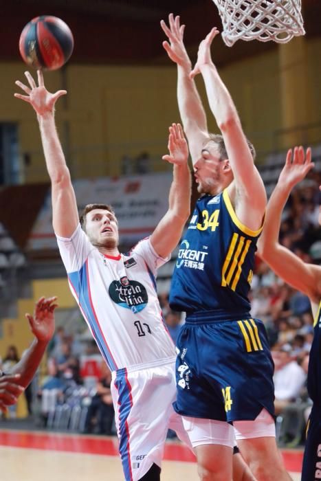 Partido entre el Obradoiro y el Alba en el Memorial Quino Salvo.