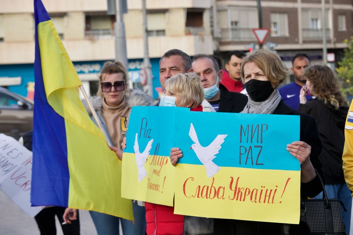 Concentración de ucranianos en Murcia para defender la paz en su país