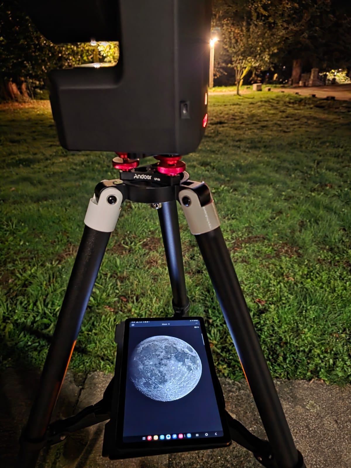 Así se veía la Luna el sábado con la tecnología de Vega.
