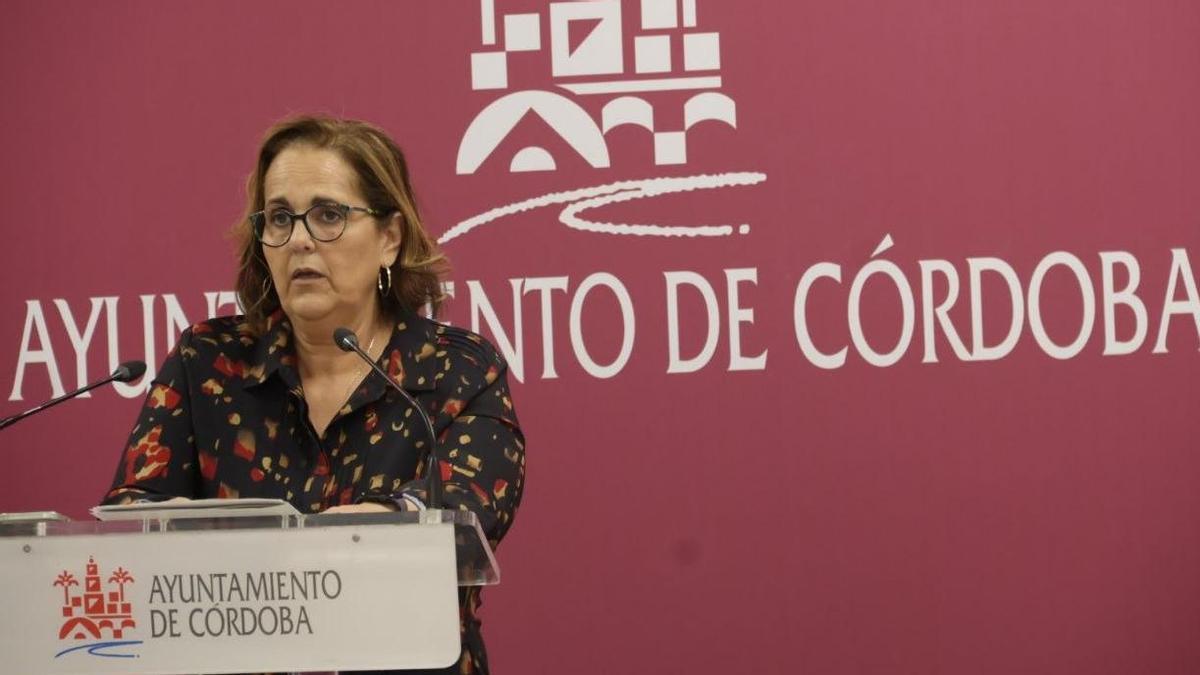 La primera teniente de alcalde de Hacienda, Blanca Torrent, en la rueda de prensa.
