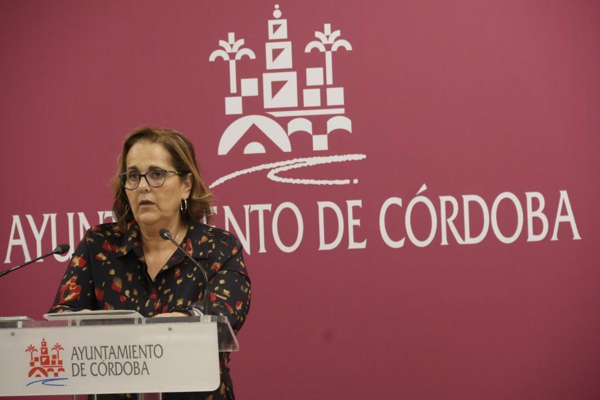La primera teniente de alcalde de Hacienda, Blanca Torrent, en la rueda de prensa.