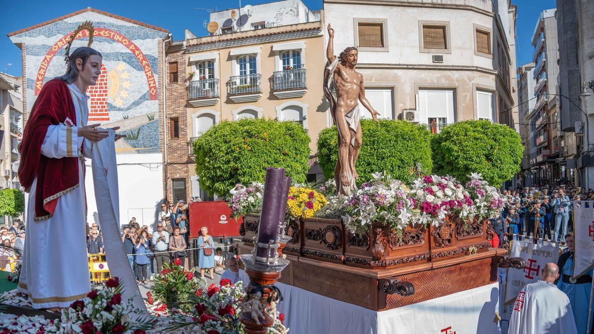 Fotogalería | Mérida despide su Semana Santa con el júbilo del Resucitado