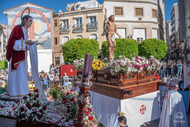 Fotogalería | Mérida despide su Semana Santa con el júbilo del Resucitado