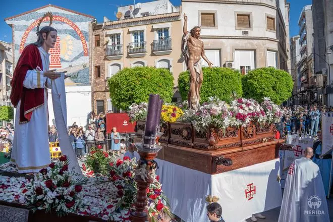 Fotogalería | Mérida despide su Semana Santa con el júbilo del Resucitado