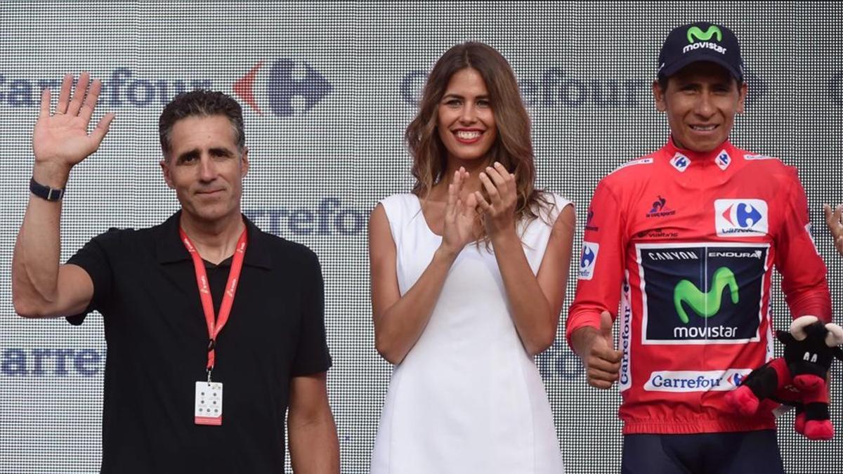 Indurain, con Nairo Quintana en el podio de la Vuelta 2016