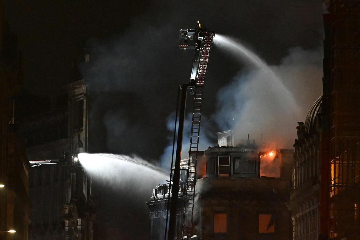 Un incendio en el centro de Glasgow calcina una cúpula victoriana