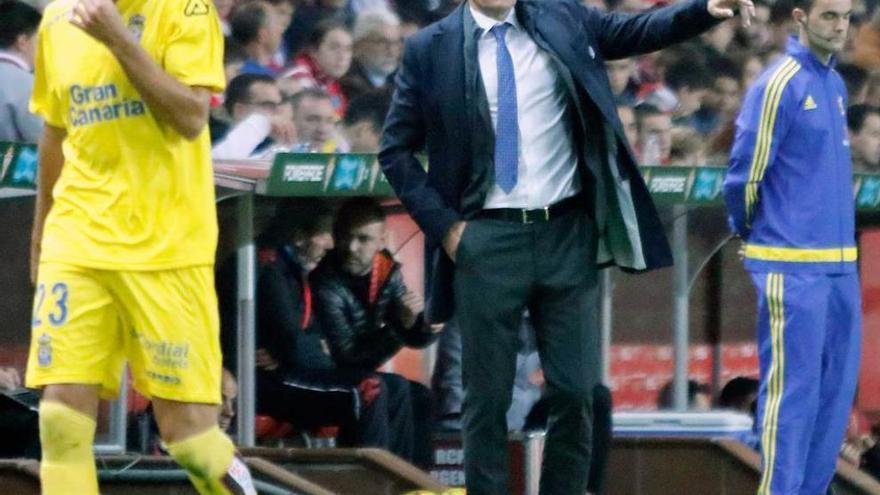 Quique Setién, en el partido de la primera vuelta, en El Molinón.