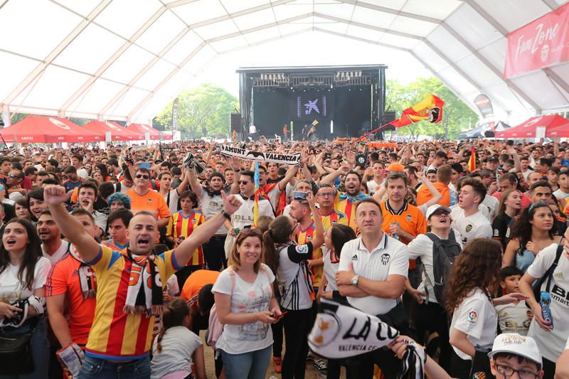 Fan zone del Valencia CF en el viejo cauce del río