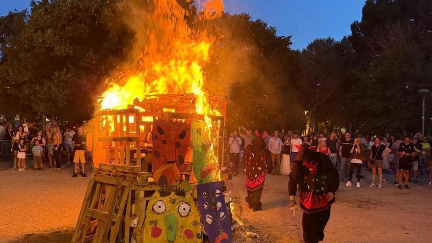 Les revetlles tradicionals es combinen aquest any amb les reivindicatives i les que aposten per la sostenibilitat