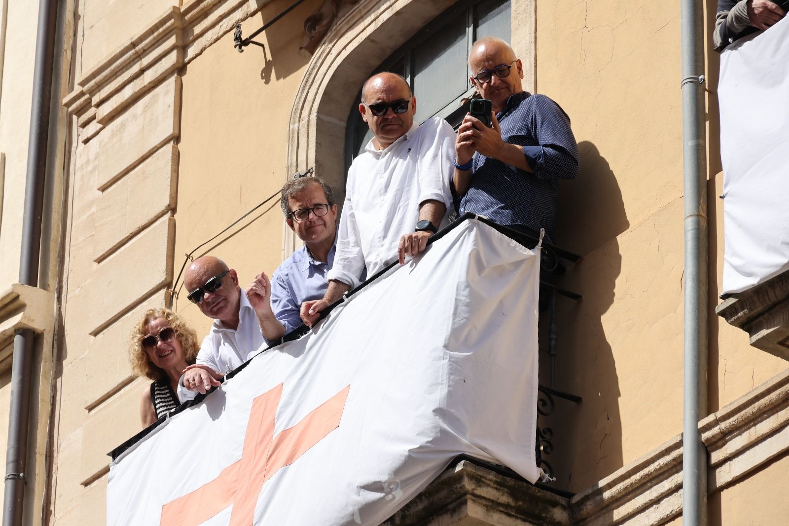 La redacción de INFORMACIÓN en Alcoy vive los Moros y Cristianos