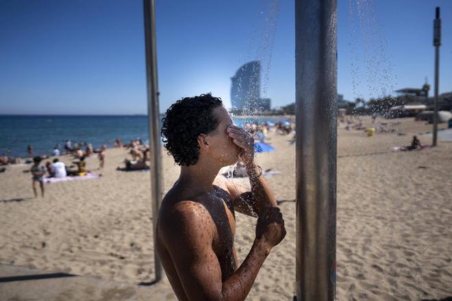 Sant Joan: Catalunya activa ya la alerta por ola de calor y llama a extremar la precaución con petardos y hogueras