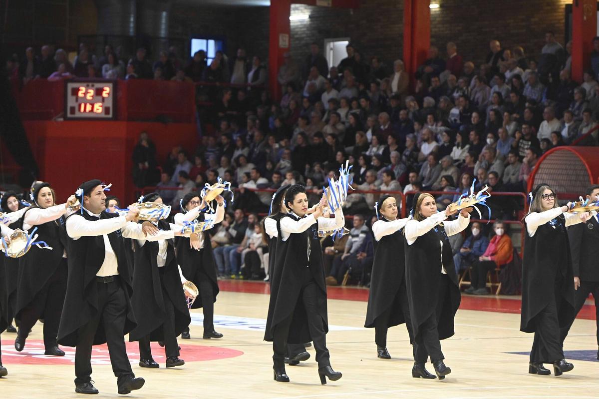 El Pavillón Municipal de Deportes do Porriño fue el epicentro de la música tradicional gallega