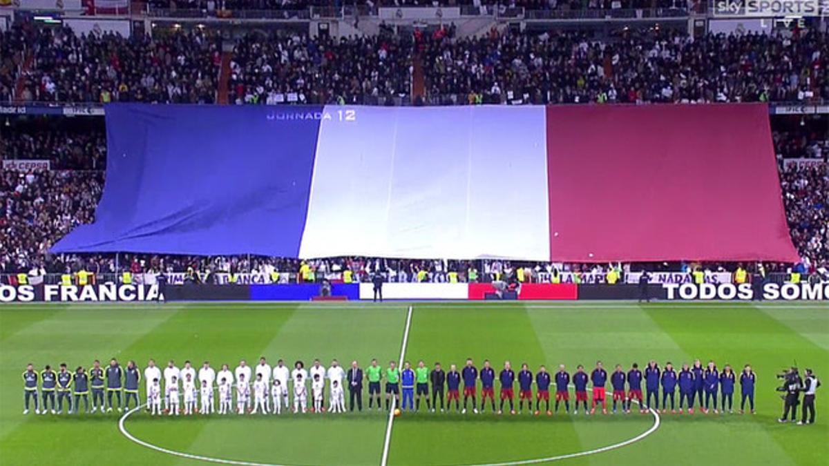 Homenaje a las 129 víctimas de París