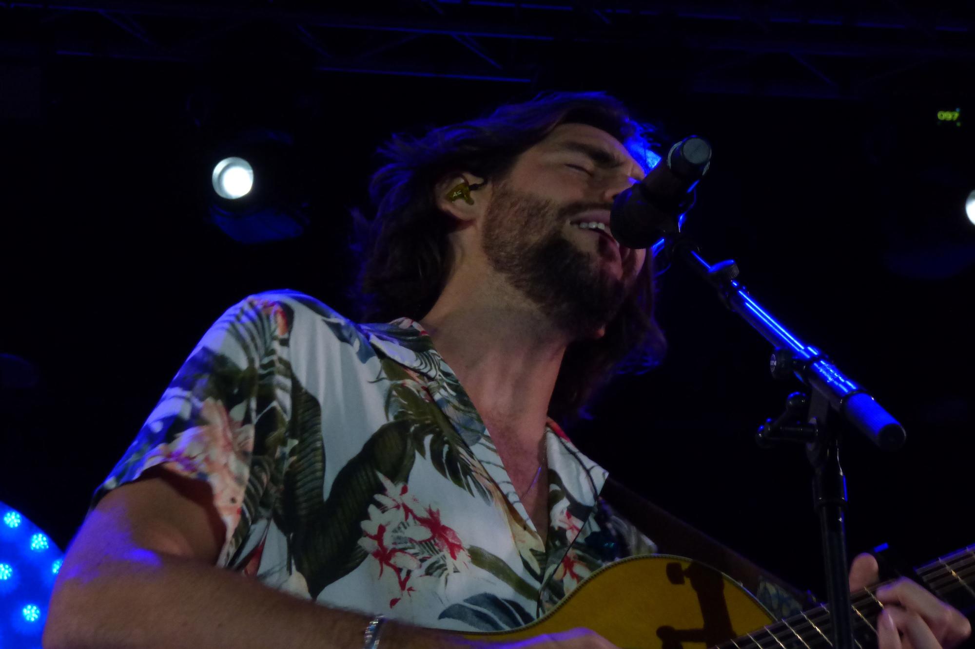 Sara Roy, Greg Taro i Alvaro Soler animen un públic enèrgic a la Ciutadella de Roses