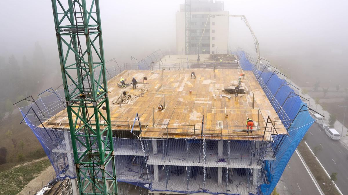 Imagen de archivo de un bloque de viviendas en construcción