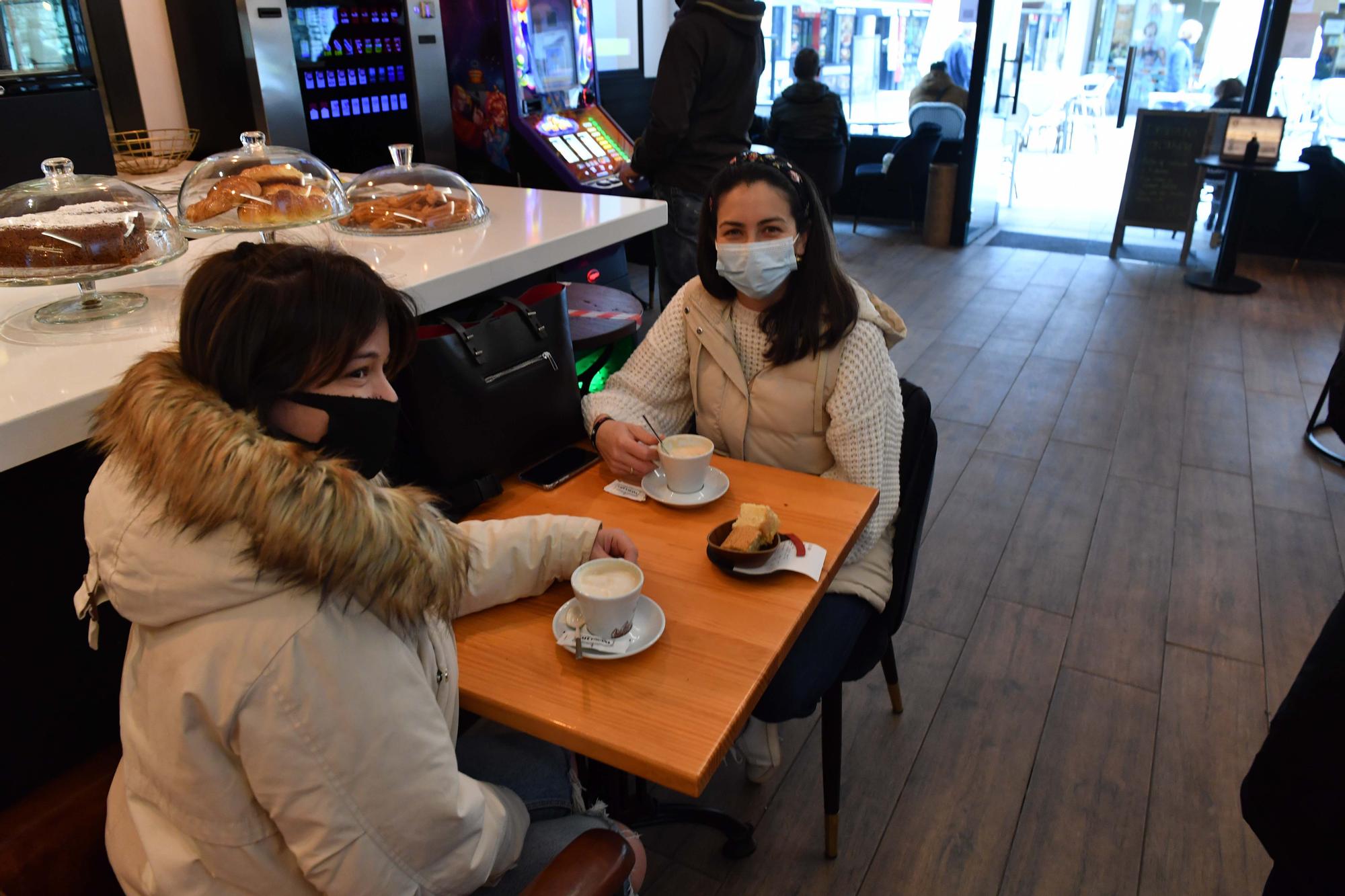 La hostelería coruñesa reabre su interior hasta el 30% de aforo