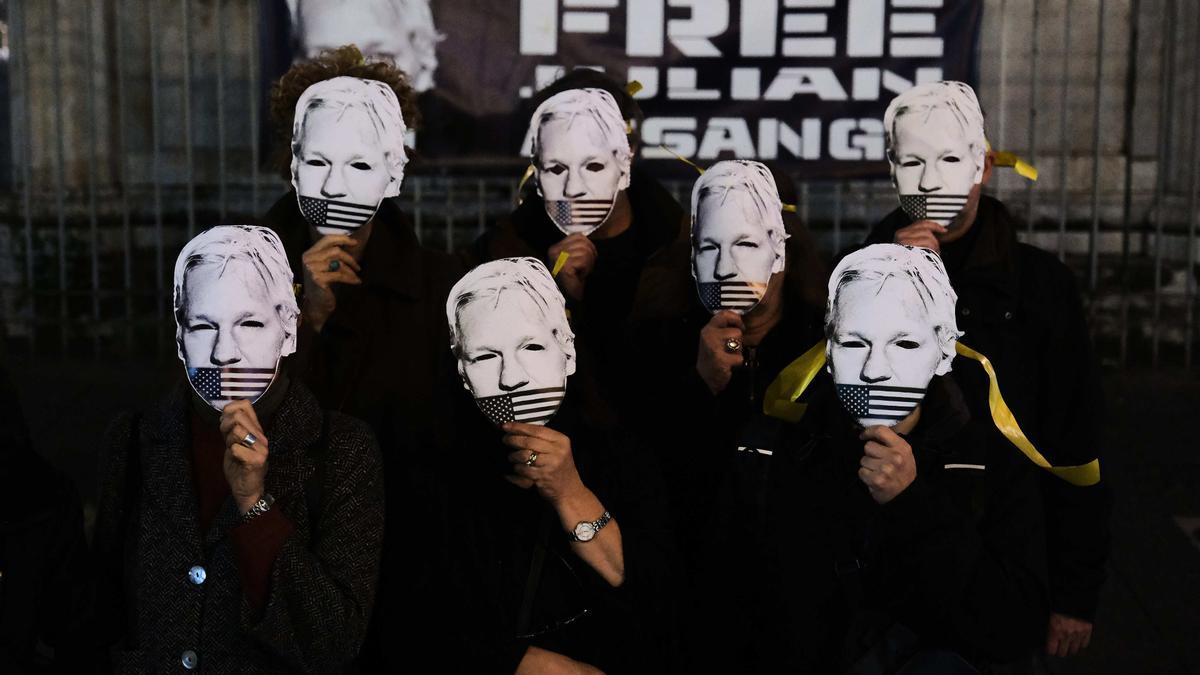 Archivo - Manifestación en apoyo a Julian Assange