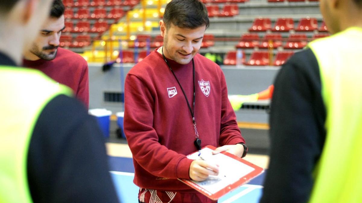 Emanuel Santoro durante un entrenamiento.