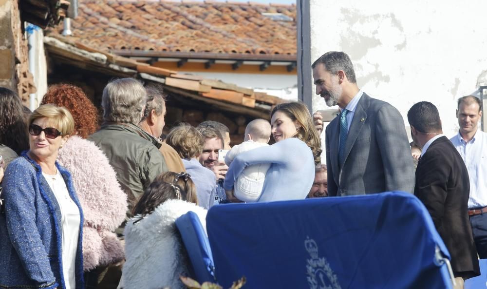 Los Reyes visitan Poreñu, Pueblo Ejemplar 2017